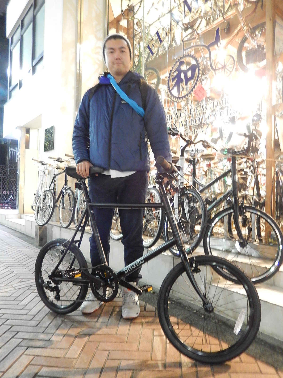 1月16日 渋谷 原宿 の自転車屋 FLAME bike前です_e0188759_18133485.jpg