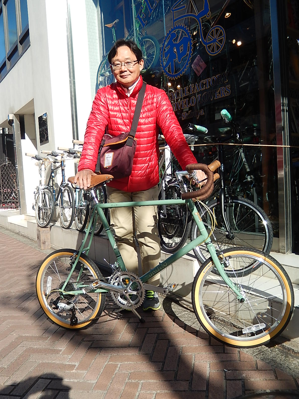 1月16日　渋谷　原宿　の自転車屋　FLAME bike前です_e0188759_182257.jpg