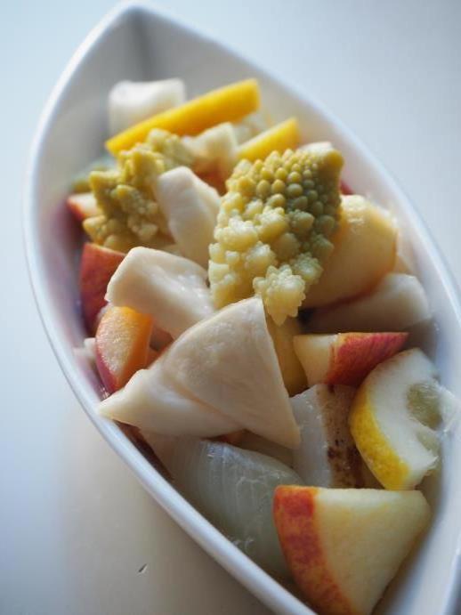 白い野菜のレモン漬け_e0148373_23205835.jpg