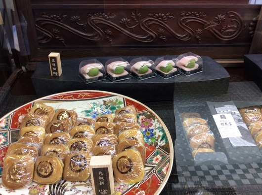 菓子処「一楽庵」リニューアルオープンいたしました。_c0256701_9534394.jpg
