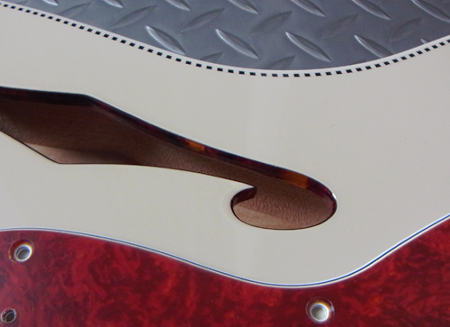 「Vintage WhiteのHollow T Deluxe」の塗装が完了!!!_e0053731_14385789.jpg