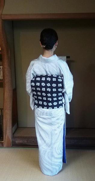 竜巻絞り着物のお客様・羽田さん帯、刺繍の帯揚で新年会_f0181251_1634769.jpg