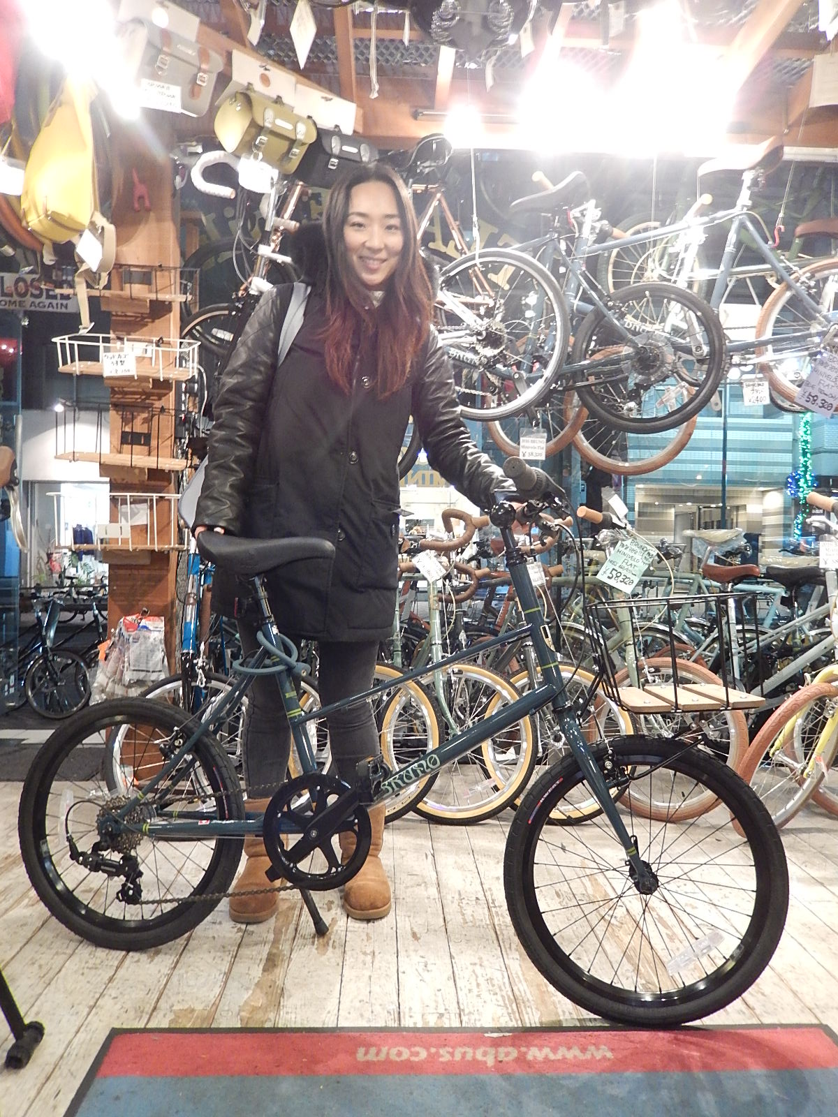 1月17日 渋谷 原宿 の自転車屋 FLAME bike前です_e0188759_18373044.jpg