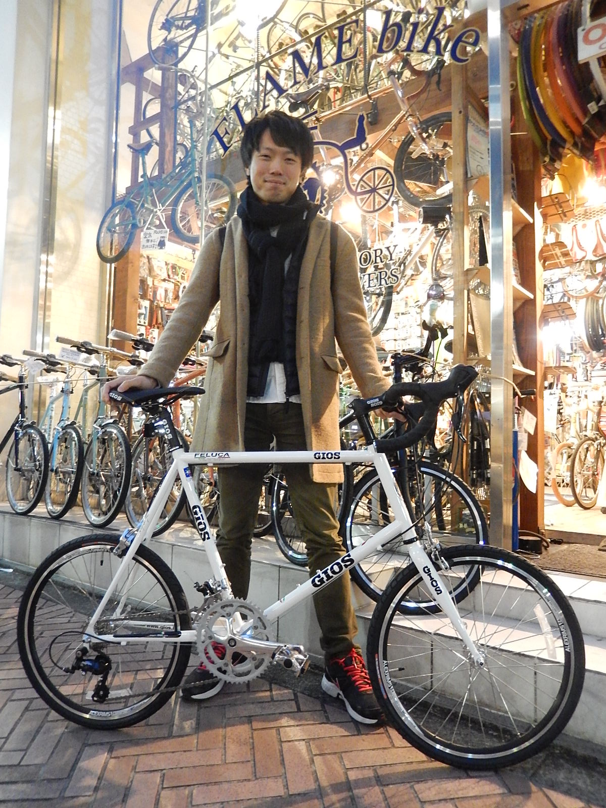 1月17日　渋谷　原宿　の自転車屋　FLAME bike前です_e0188759_1871348.jpg