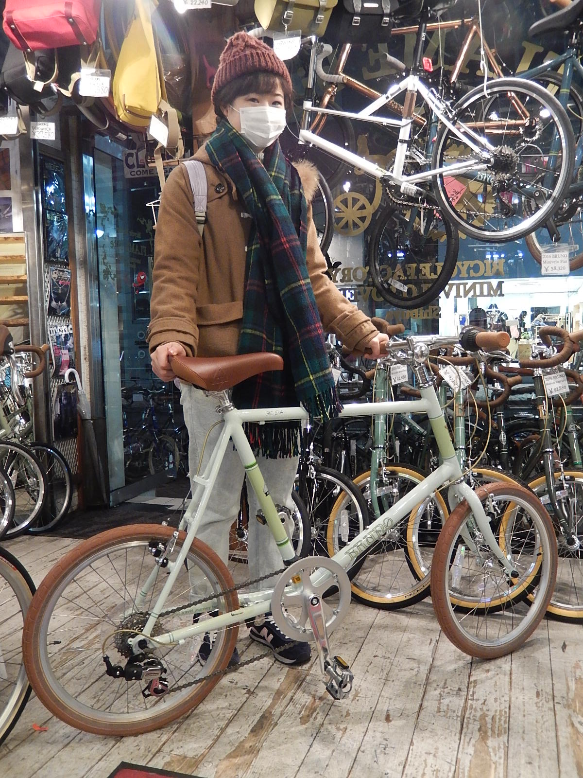 1月17日　渋谷　原宿　の自転車屋　FLAME bike前です_e0188759_1883433.jpg