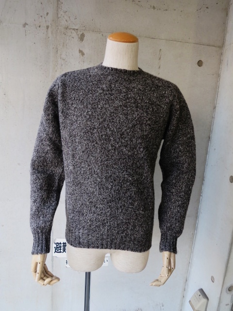 1月の定番･･･Jamieson\'s　MELANGE LEATHER Patch CRUE SWEATER！★！_d0152280_19585437.jpg