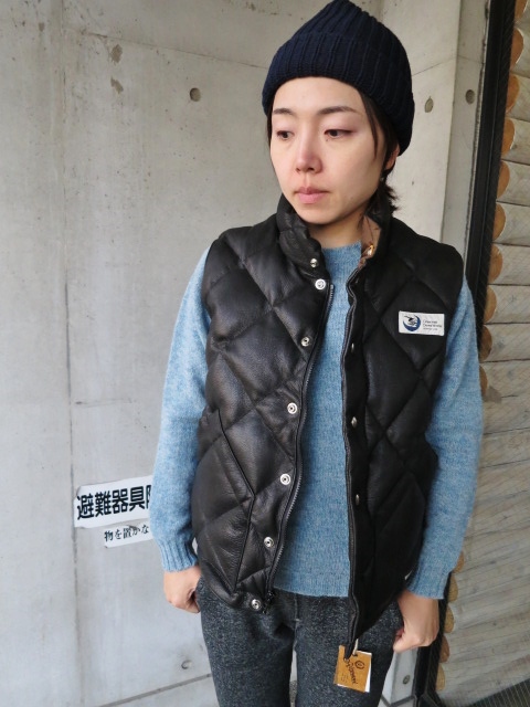 1月の定番･･･Jamieson\'s　MELANGE LEATHER Patch CRUE SWEATER！★！_d0152280_2052159.jpg