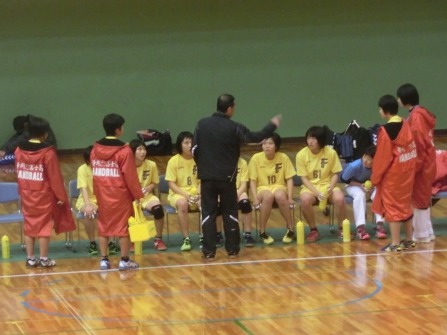富士高女子ハンドボール部 新人戦県大会6年ぶり2回目の優勝!!_f0141310_7174491.jpg
