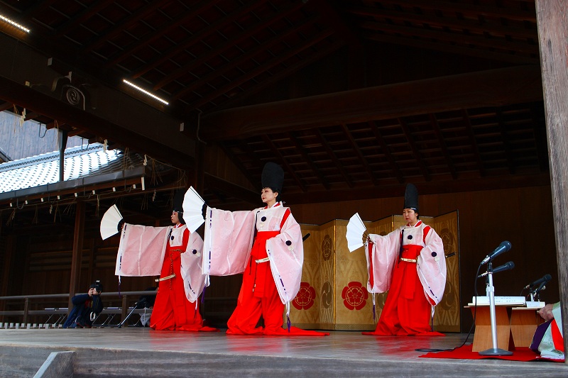 日本伝統芸能保存会の今様（八坂神社）20160111_e0237645_1712488.jpg