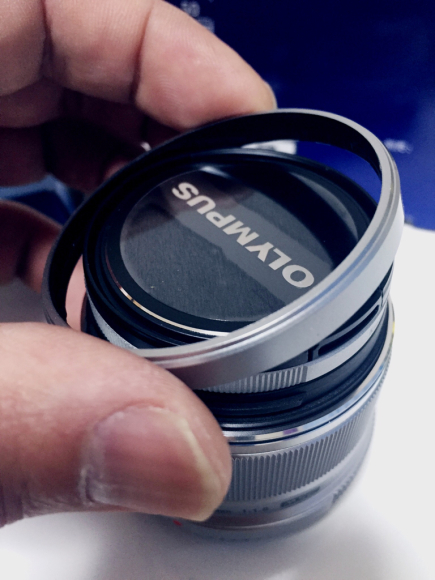 ◇あ!フードがはまらない! M.ZUIKO DIGITAL 25mm F1.8 : SAMの ◇あ!フードがはまらない! M.ZUIKO DIGITAL 25mm F1.8 : SAMの