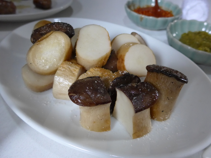 吉祥寺「肉山」のさらに上へ行く。_f0232060_1291693.jpg