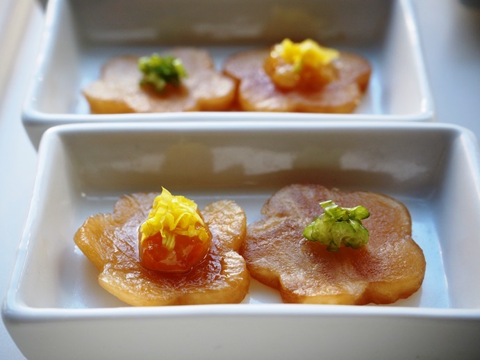 大根の八角醤油漬け_e0148373_16050336.jpg