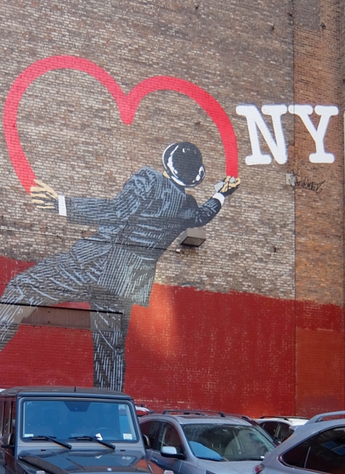  情熱溢れるI love NYの巨大壁画、Love Vandal_b0007805_21184155.jpg