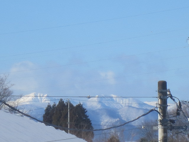 雪の山が美しい朝_f0248616_00452787.jpg