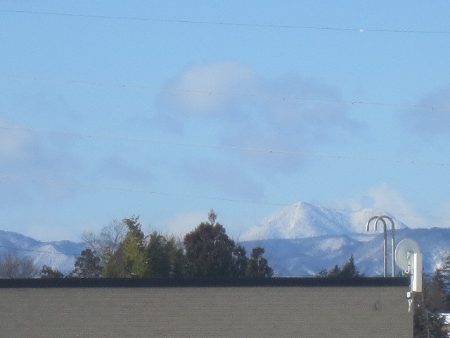 雪の山が美しい朝_f0248616_00453492.jpg