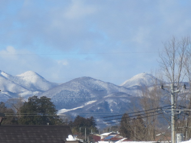 雪の山が美しい朝_f0248616_00454885.jpg