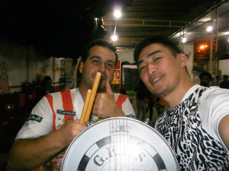 リオ中心部から激遠いチーム、Renascer de Jacarepaguáの打楽器隊リハより「生還」！→_b0032617_12201936.jpg