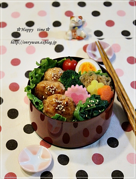 つくねの照焼きのっけ盛り弁当と雪とバターロール♪_f0348032_17163299.jpg