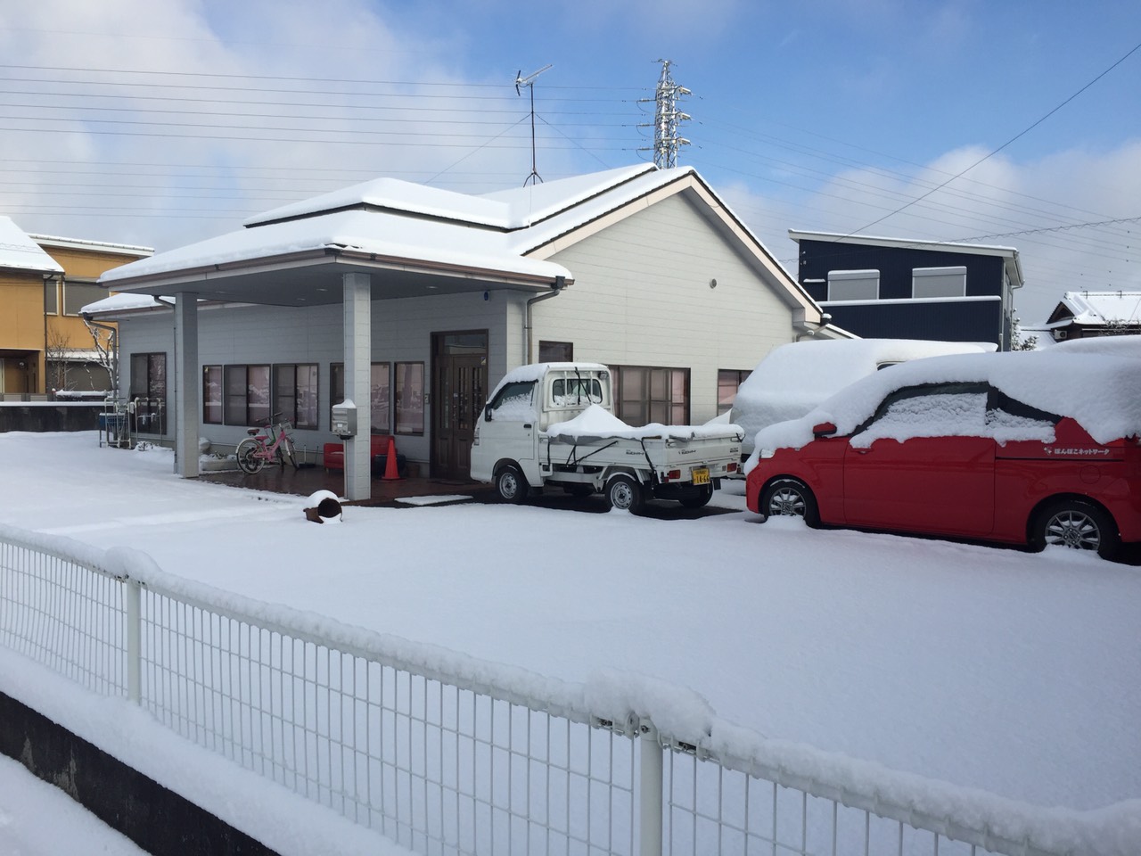 久々の雪。。。。雪です。。。_f0065444_1442812.jpg