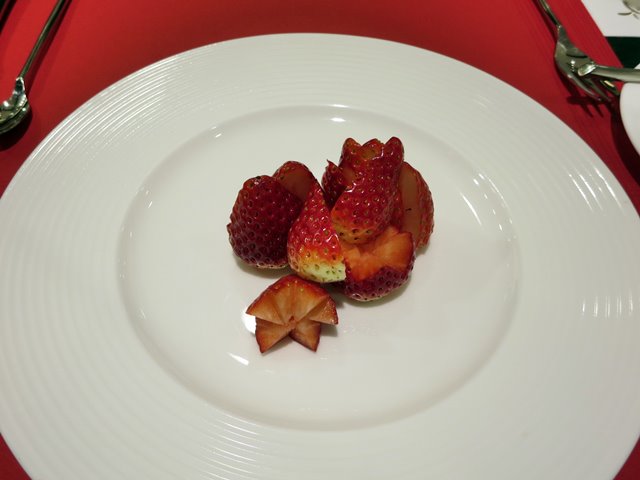 【タカノフルーツパーラー】国産苺のフルーツコース【横浜高島屋店】_b0009849_12474722.jpg