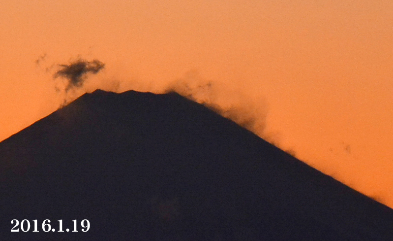 やっと冬の姿に‥ 『90km先の富士山 2016』(４)_d0251161_08001523.jpg