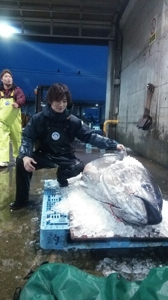 お久しぶりです、マグロちゃん_d0183392_07021054.jpg