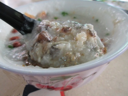 Gen Shu Mei Shi She Jia　ピータンと鶏肉のお粥、蒸し餃子、モヤシのカタチのビーフン_c0212604_7153062.jpg