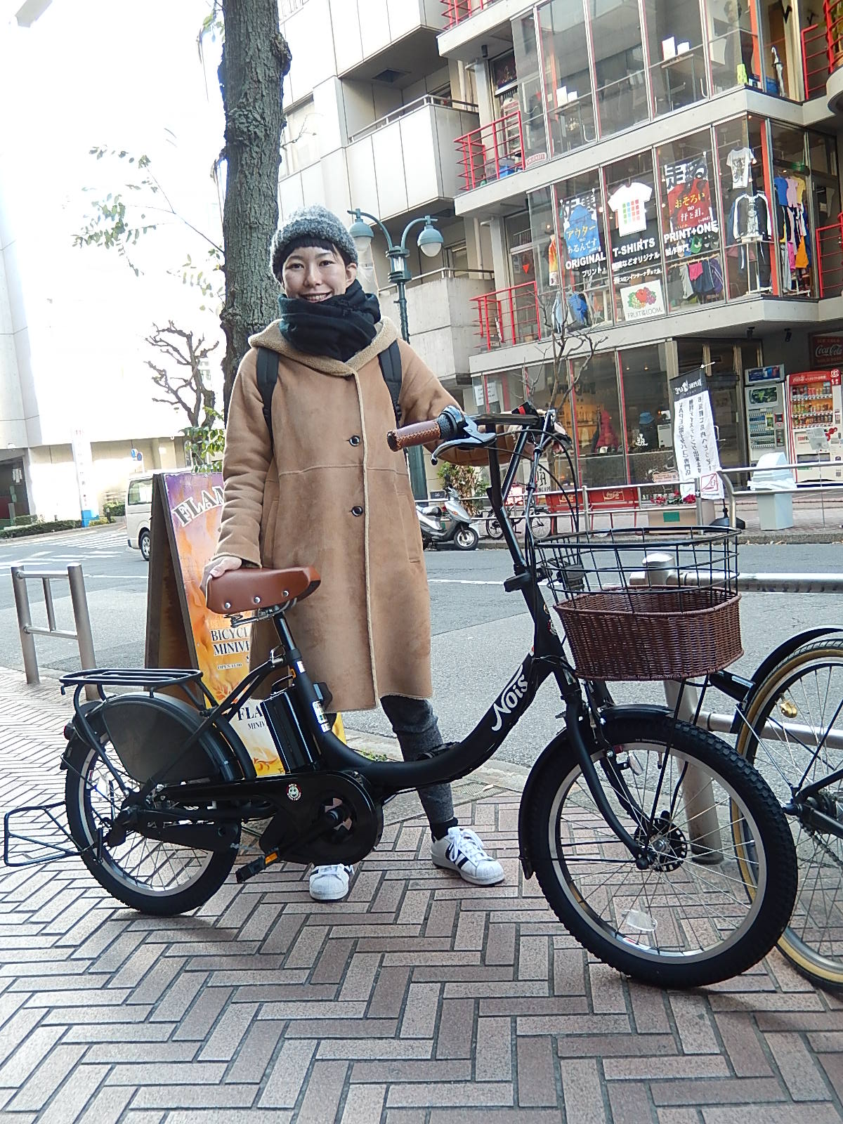 1月22日 渋谷 原宿 の自転車屋 FLAME bike前です_e0188759_16163625.jpg