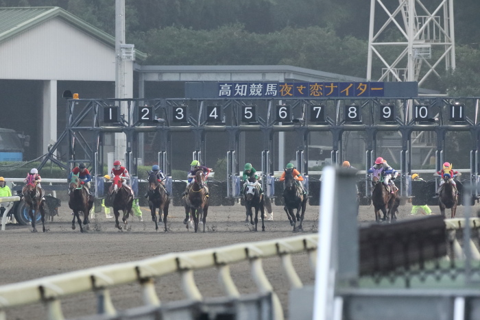 森田牧広騎手、夜さ恋ナイターで日本初勝利!!_a0077663_18312263.jpg