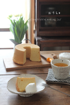 シフォンケーキのおやつ_b0072115_2353397.jpg