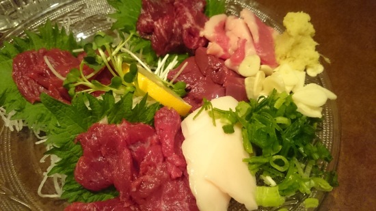 鶴橋で美味しい馬肉_f0350423_19413885.jpg