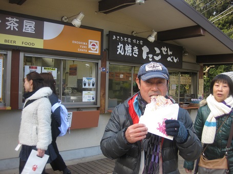 ★江の島だぁー!黒鯛だぁー!サザエ・ハマグリ焼き・シラス丼★_e0147297_17223890.jpg