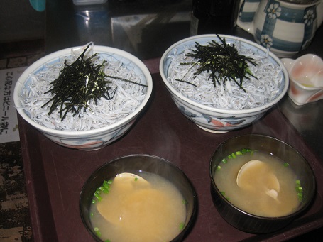 ★江の島だぁー!黒鯛だぁー!サザエ・ハマグリ焼き・シラス丼★_e0147297_178266.jpg