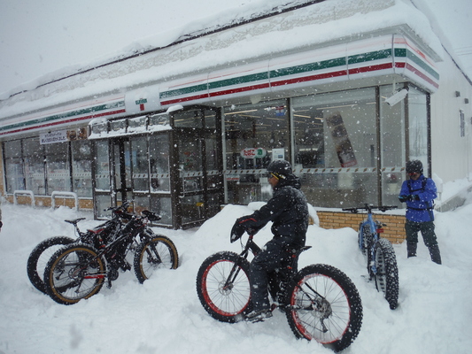ファットバイクで雪遊び 2016 _c0132901_1835226.jpg