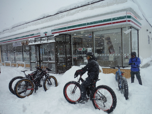 ファットバイクで雪遊び　２０１６　_c0132901_1835226.jpg