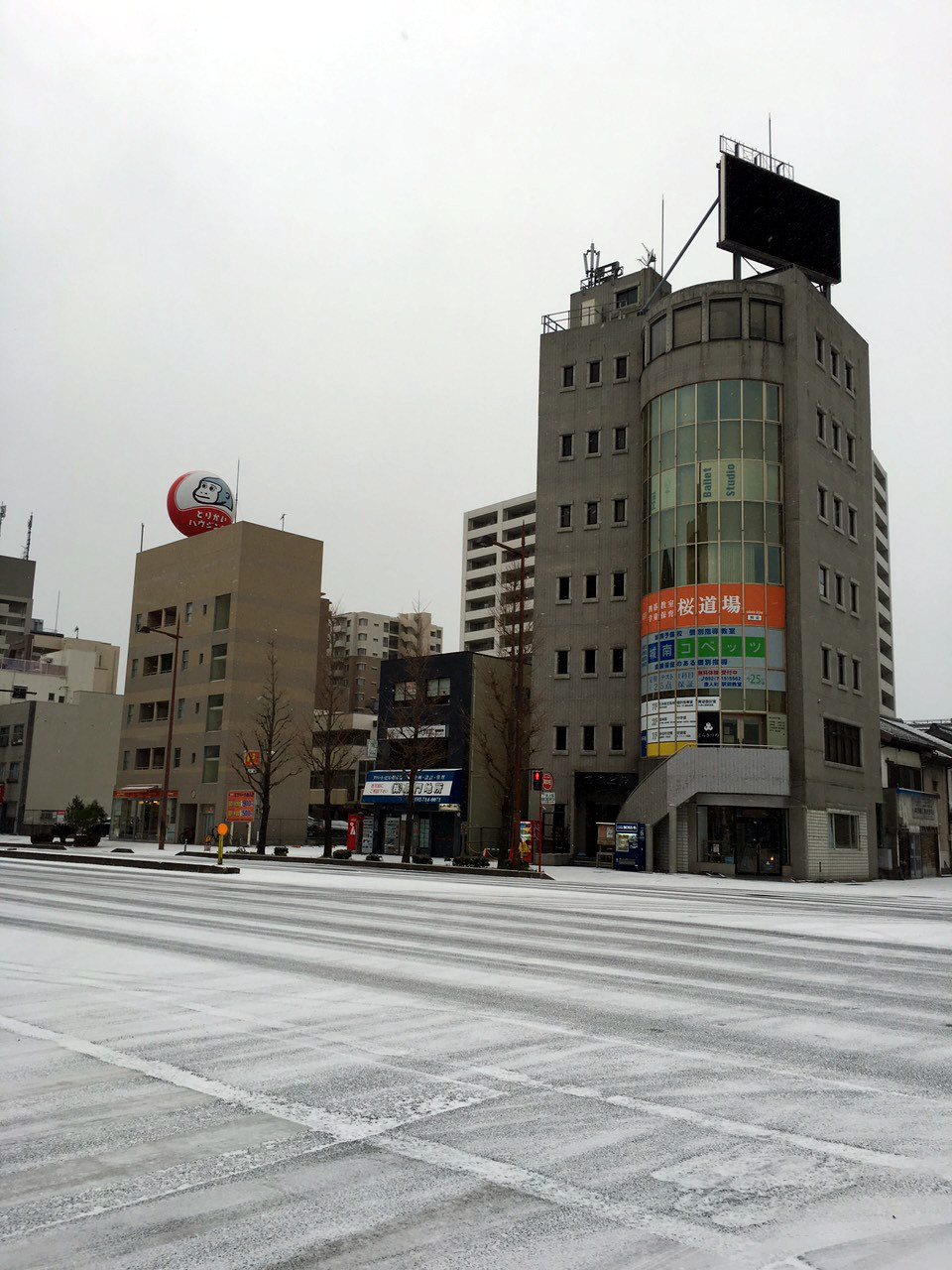 本校前(黒門橋交差点付近)の雪のようす_d0116009_9371851.jpg