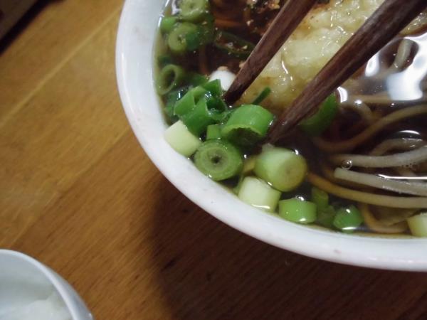 私の作った海老天そばと温玉かけごはん_c0118393_17221417.jpg