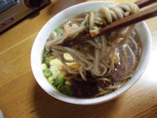 私の作った海老天そばと温玉かけごはん_c0118393_17425341.jpg