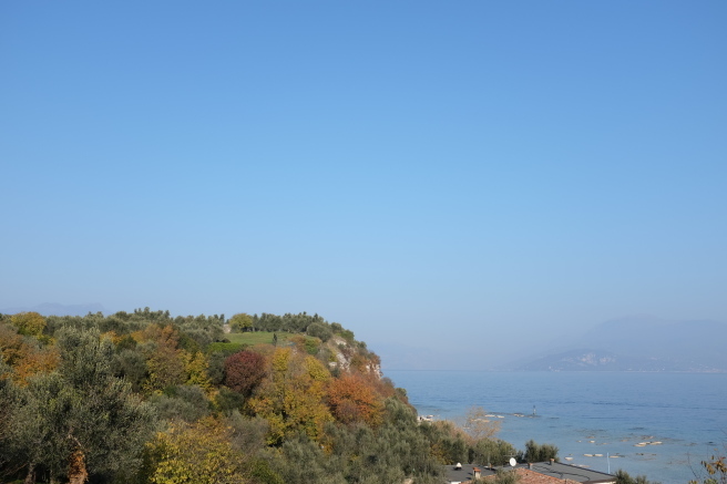 イタリア最大の湖の半島 \"Sirmione シルミオーネ\"_b0246303_21120778.jpg