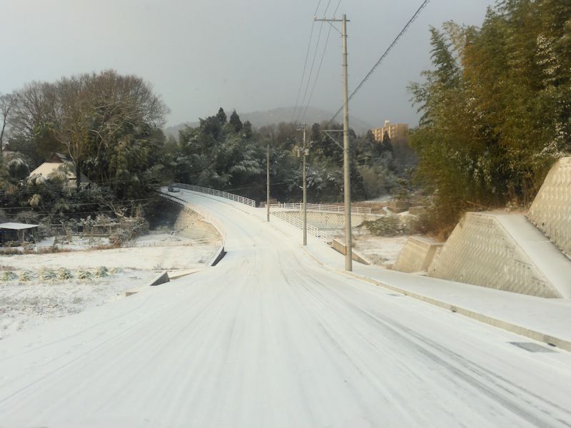 今シーズン初　雪道運転_b0057612_1942368.jpg