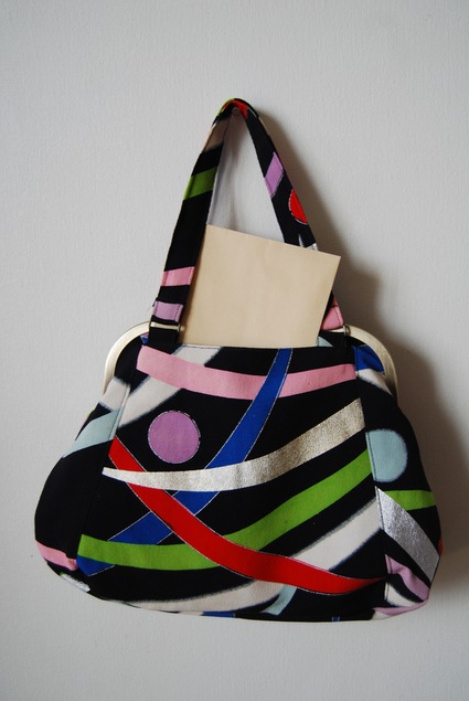 着物リメイク.大きながま口bag_d0127925_102679.jpg