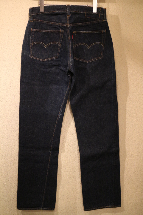 【NEW ARRIVAL】-Vintage LEVI\'S 501ZXX \"Leather Patch\"-_b0121563_1973725.jpg