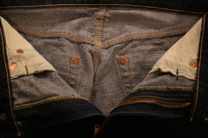 【NEW ARRIVAL】-Vintage LEVI\'S 501ZXX \"Leather Patch\"-_b0121563_1985929.jpg