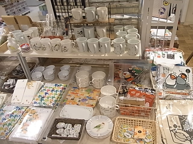 東急ハンズ梅田インコと鳥の雑貨展納品しました。そして、、_d0322493_10405835.jpg
