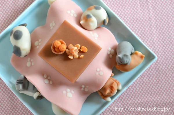 猫こたつの練りきり　　　Homemade Cat\'s Nerikiri-Kotatsu(Japanese traditional leg heater)_d0025294_15313828.jpg