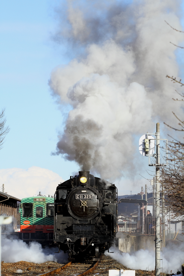 午後の日を浴びて発車 - 2016年冬・真岡 - _b0190710_22594017.jpg