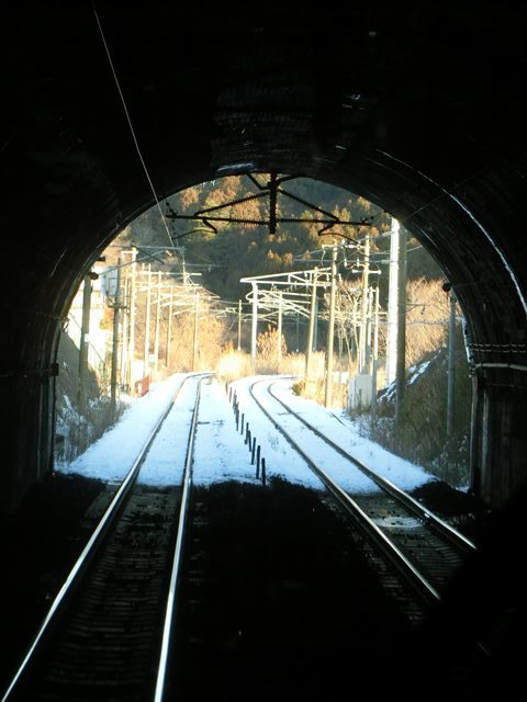 藤田八束と鉄道トンネル論:鉄道が教えてくれるトンネル哲学、ホーム鏡に興味津々_d0181492_11421229.jpg