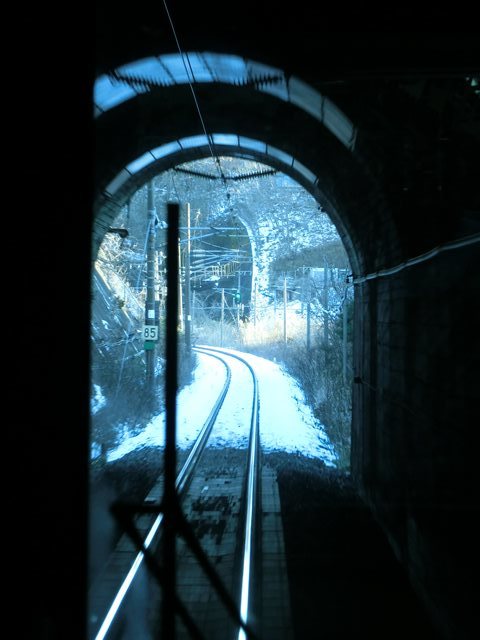 藤田八束と鉄道トンネル論:鉄道が教えてくれるトンネル哲学、ホーム鏡に興味津々_d0181492_11422442.jpg