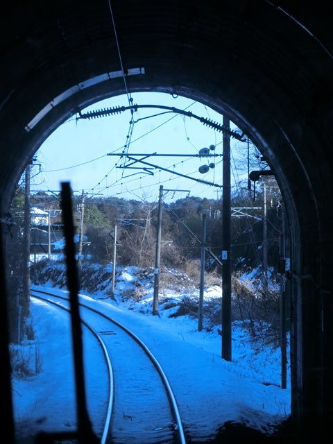 藤田八束と鉄道トンネル論:鉄道が教えてくれるトンネル哲学、ホーム鏡に興味津々_d0181492_11432901.jpg