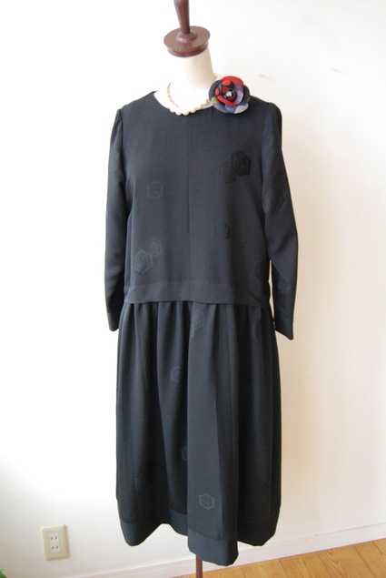 着物リメイク・綸子の後ろボタンワンピース_d0127925_234037.jpg